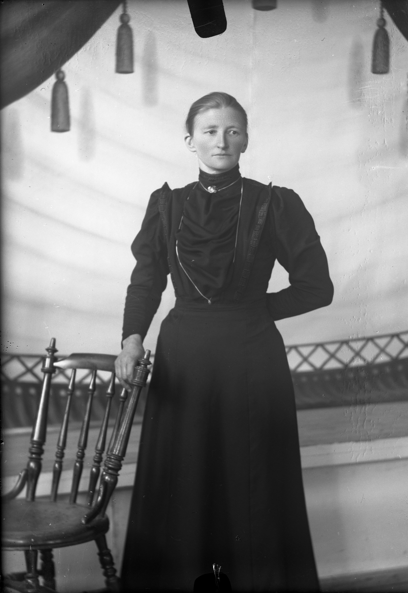 Oscar Holte, Portrett av kvinne
