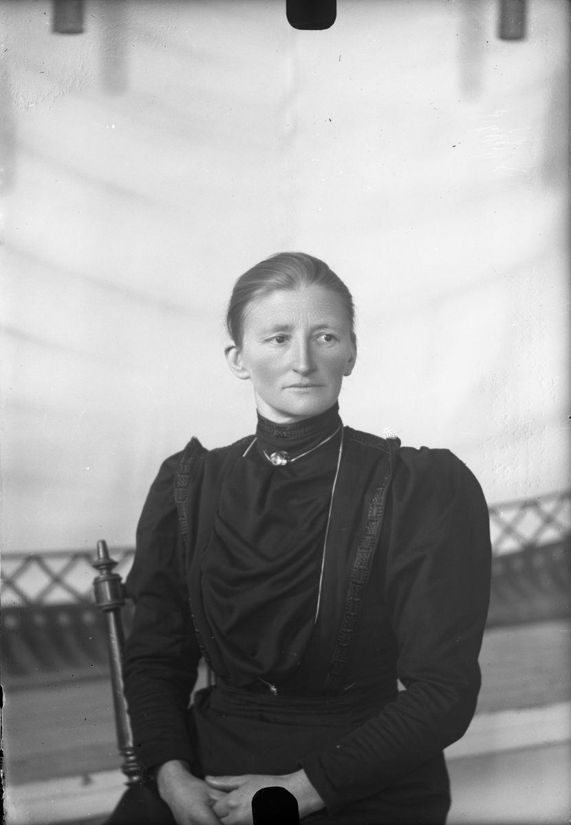 Oscar Holte, Portrett av kvinne