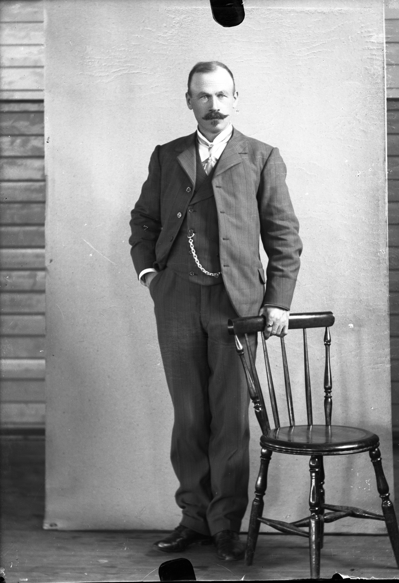 Oscar Holte, portrett, person, klær,