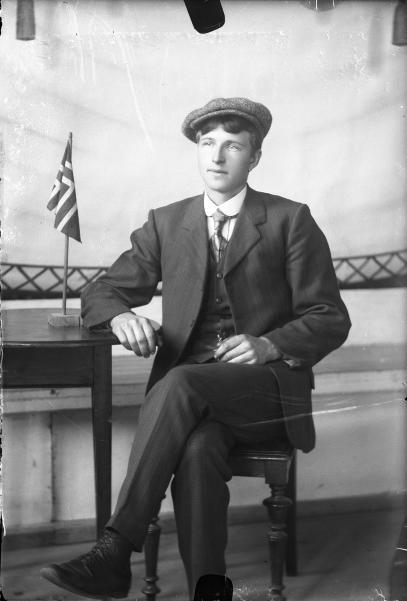 Oscar Holte, Portrett av mann