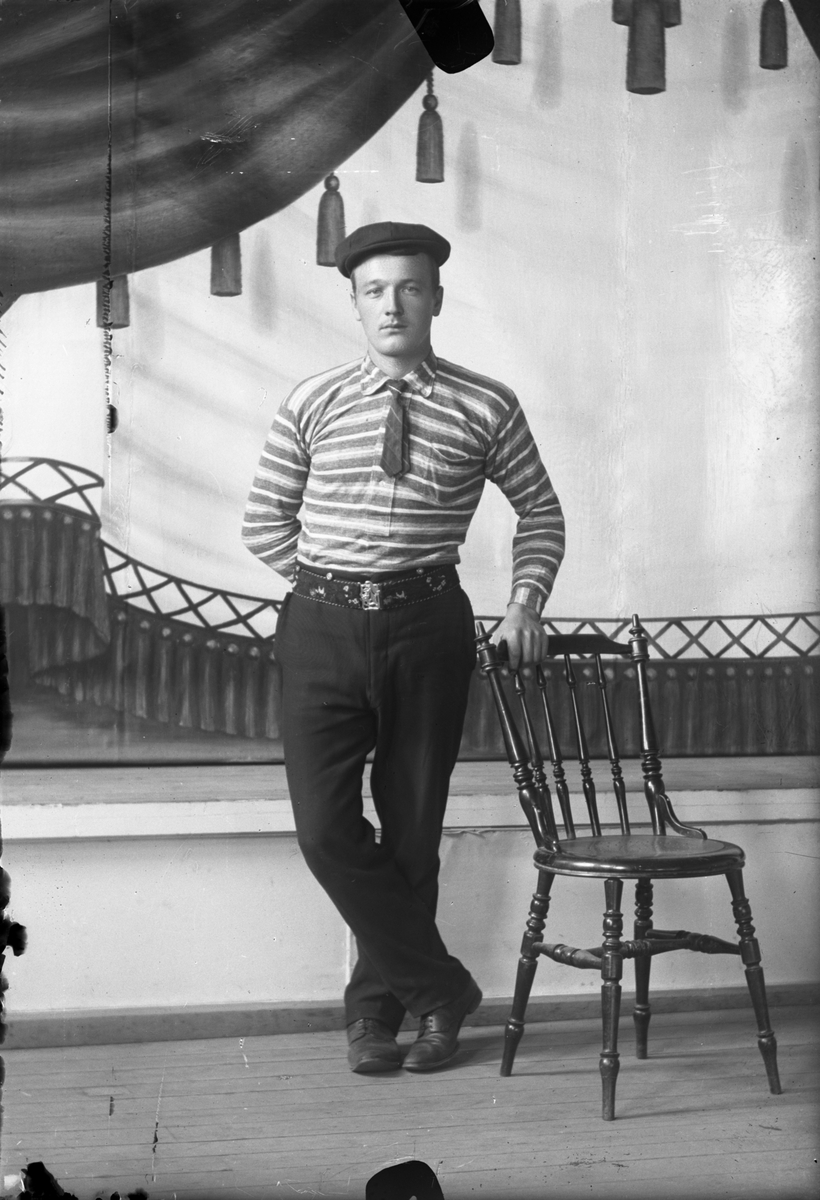Oscar Holte, Portrett av mann