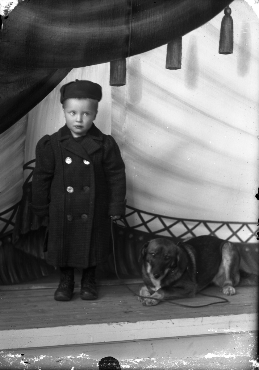 Oscar Holte, Portrett av liten gutt