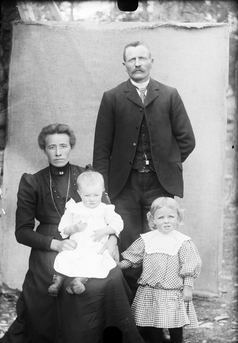 Oscar Holte, Familiportrett