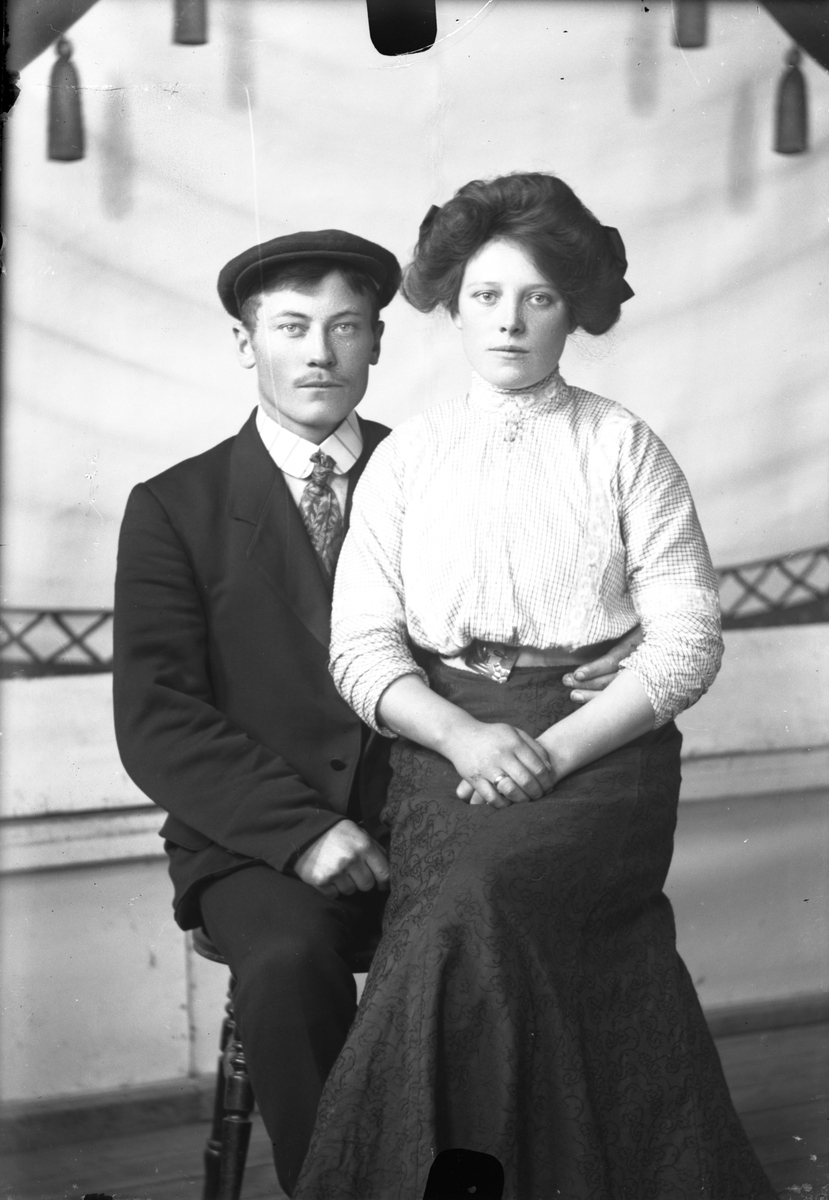 Oscar Holte, Portrett av mann og kvinne