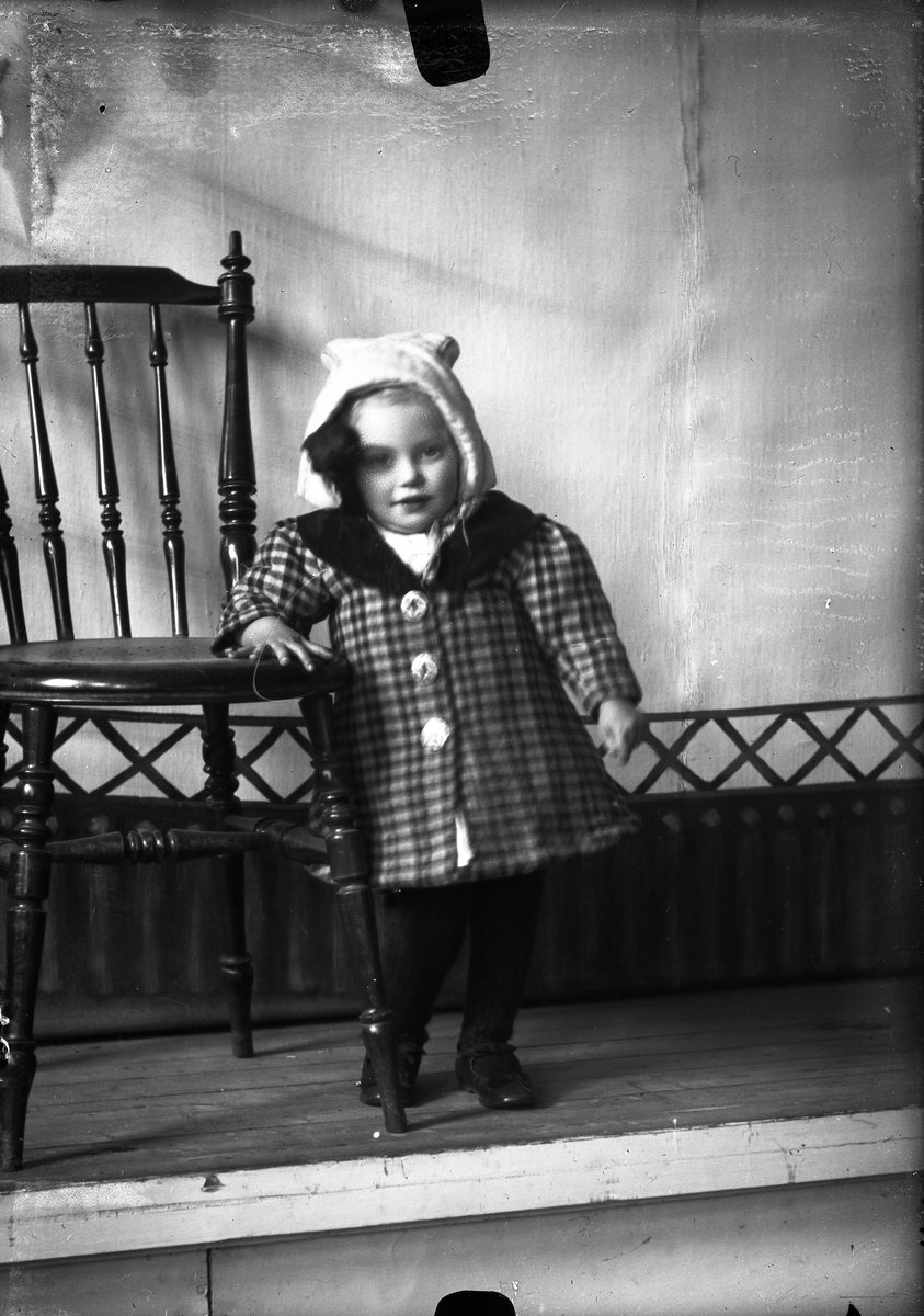 Oscar Holte, Portrett av ei lita jente