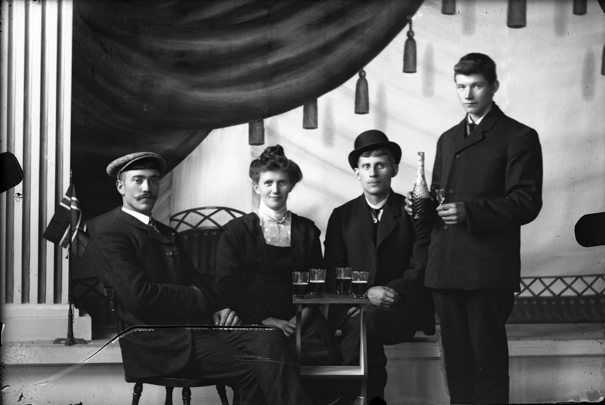 Oscar Holte, Portrett av menn og kvinne