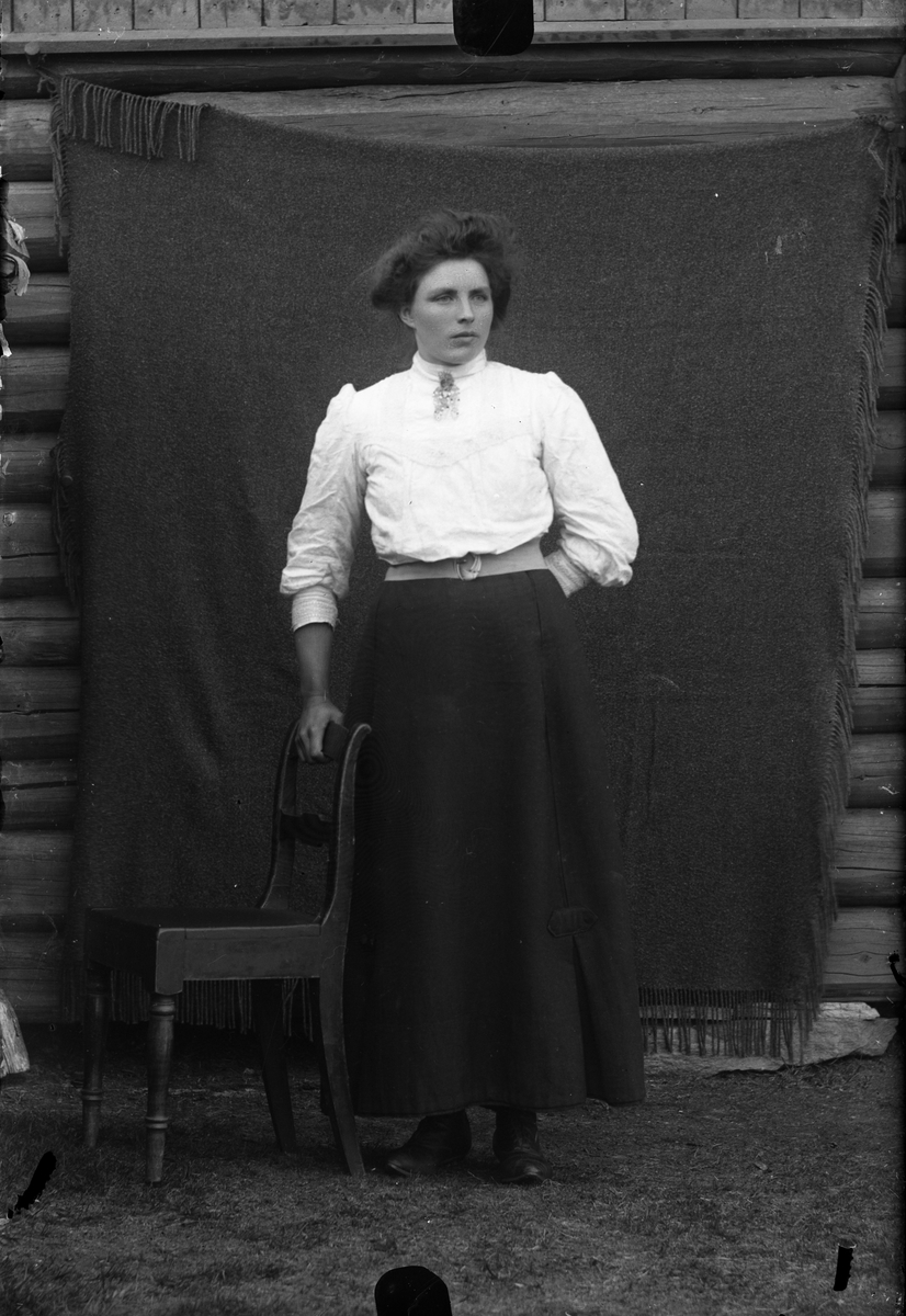 Oscar Holte, Portrett av kvinne