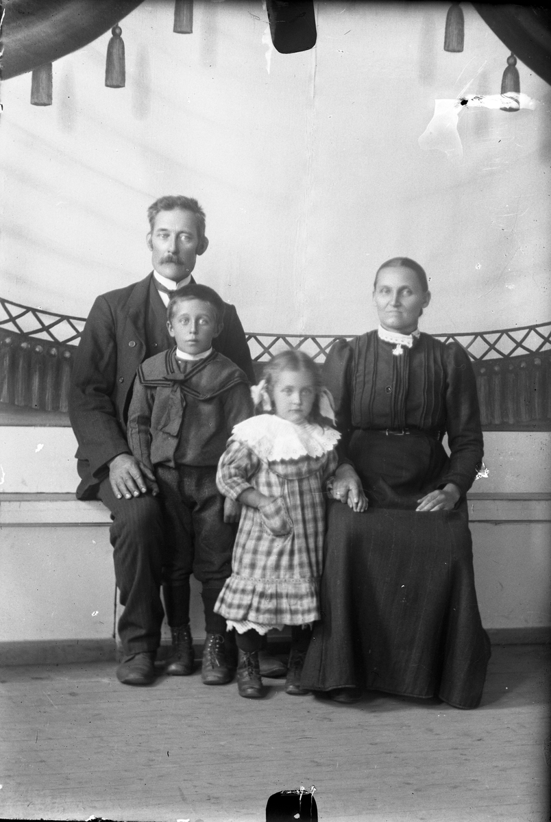 Oscar Holte, Familieportrett