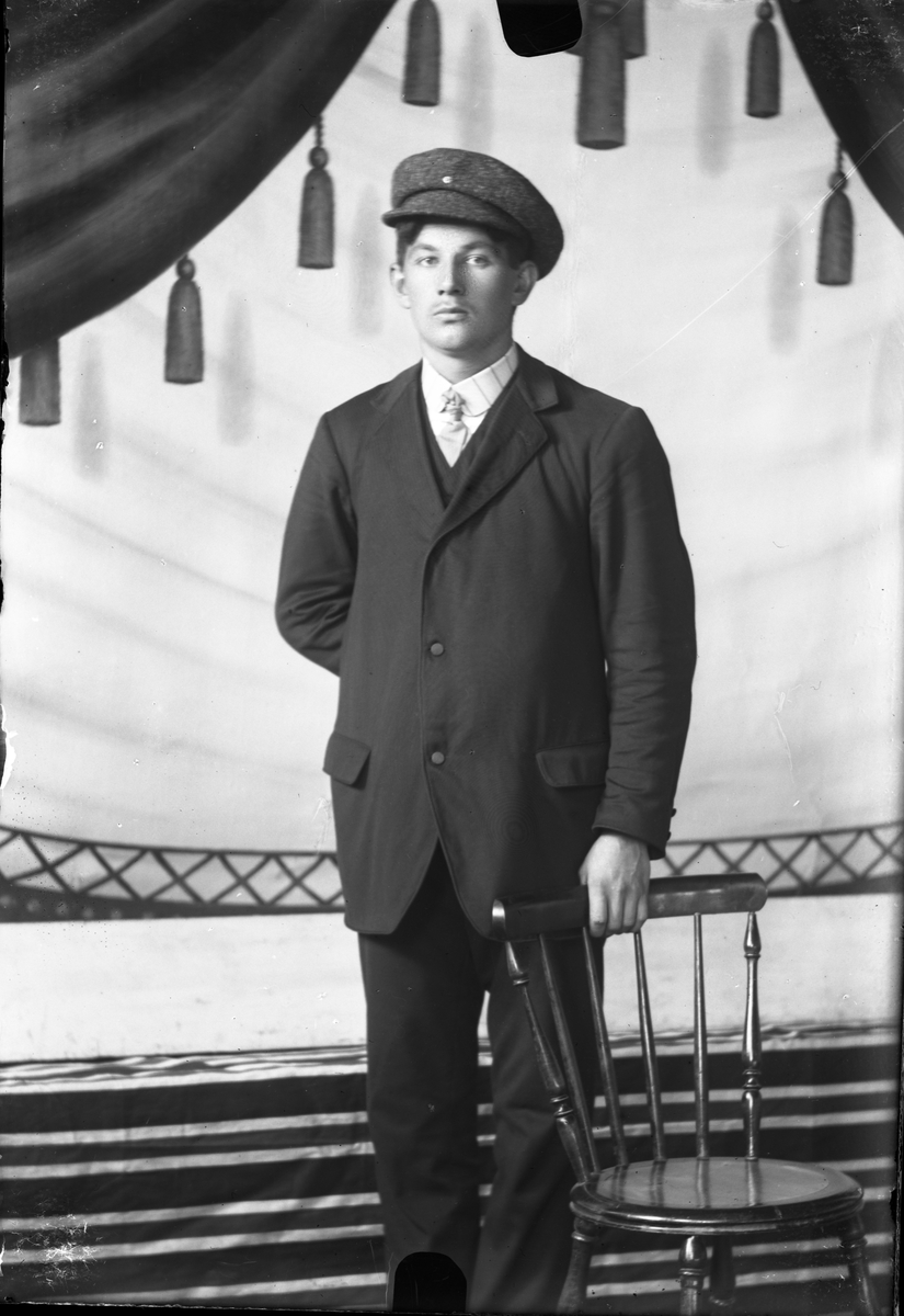 Oscar Holte, Portrett av mann