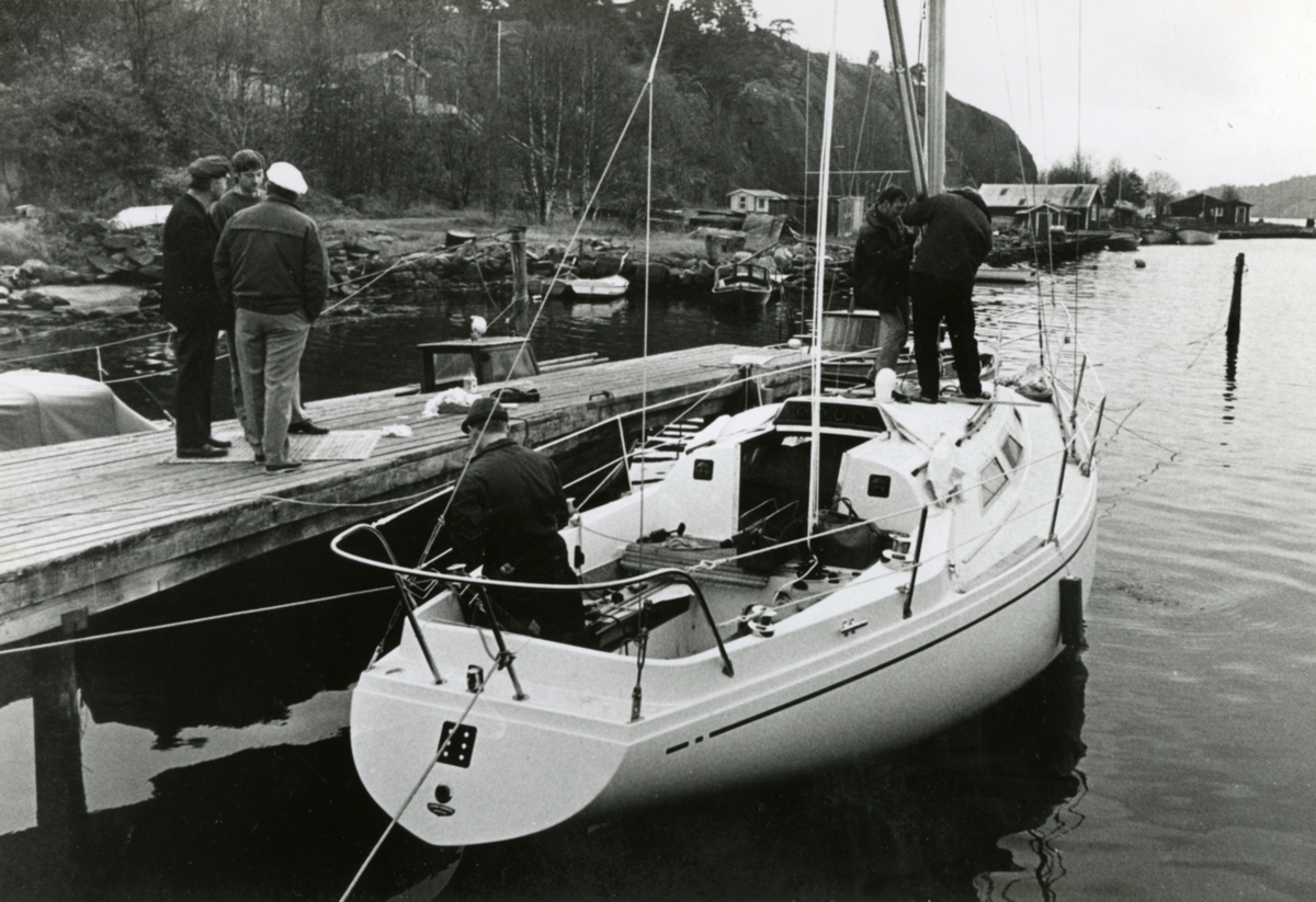 Jan Herman Linge, Linge-båten Gambling ved brygga i Fevik, Grimstad.