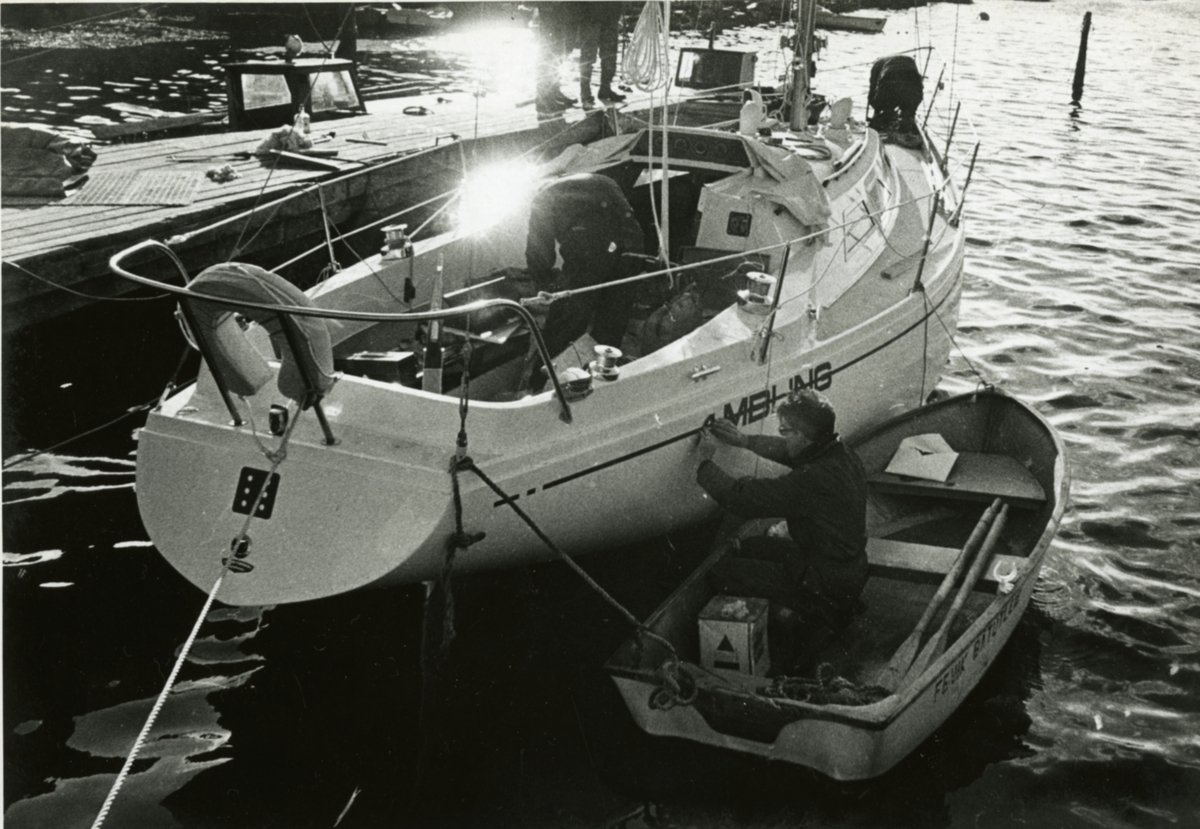 Jan Herman Linge, Linge-båten Gambling ved brygga, sansynligvis Fevik, Grimstad.