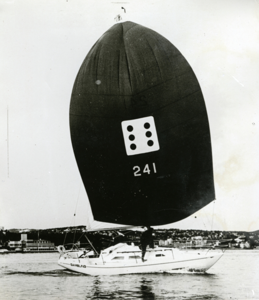 Jan Herman Linge, Linge-båten Gambling seier utenfor Fevik, Grimstad.