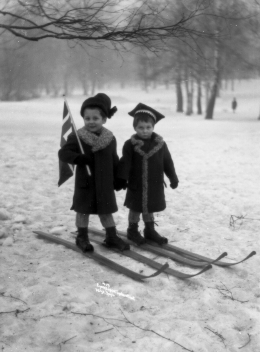 Anders Beer Wilse, Prot: To gutter paa Ski Fru Schønbergs Jan.1902