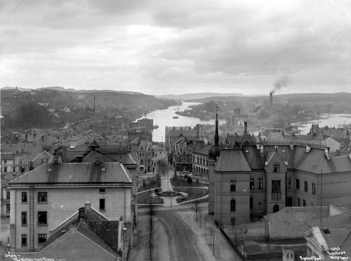 Anders Beer Wilse, Prot: Skien - Byen og Elven fra Kirketaarnet Mai 1902