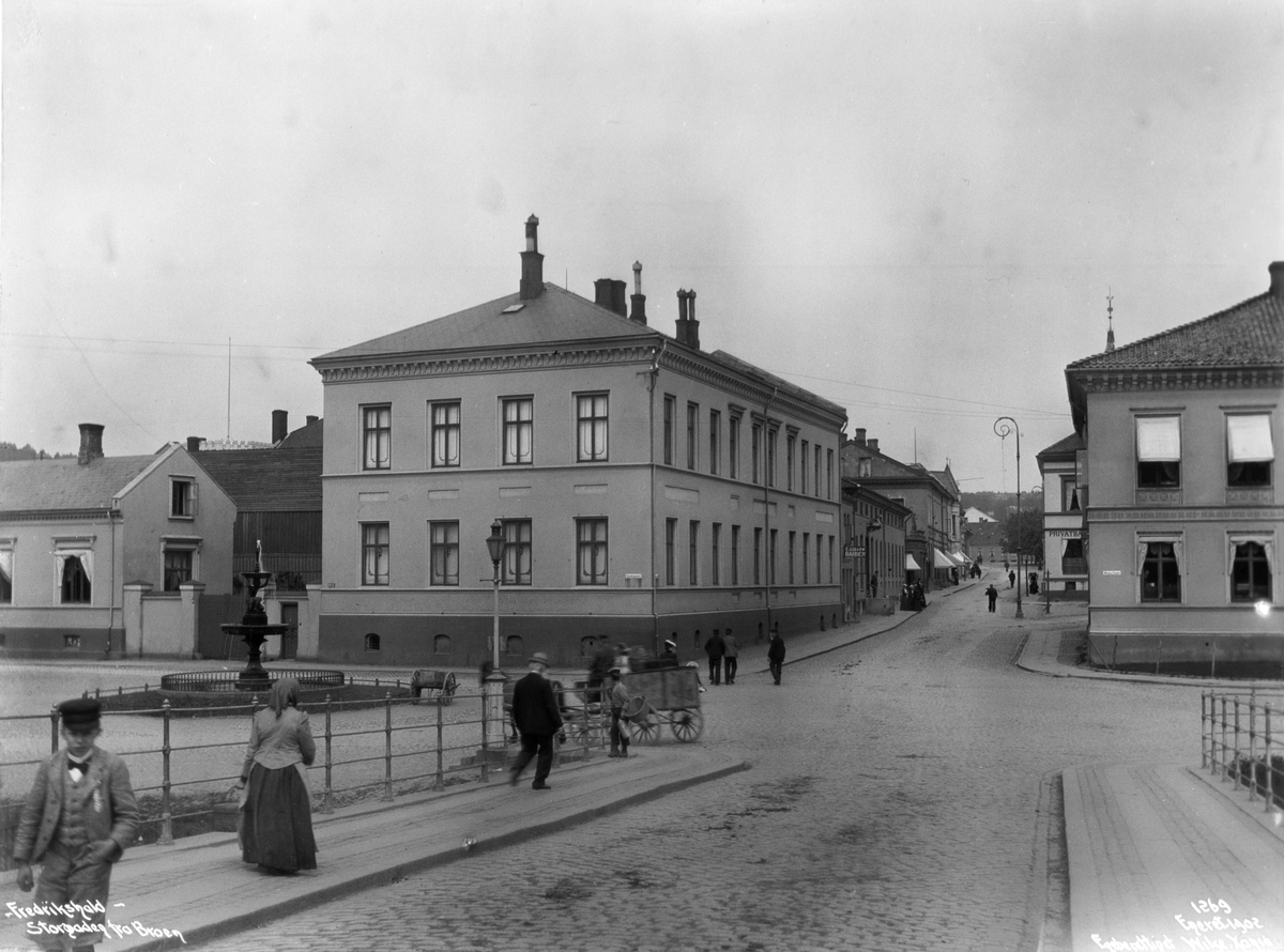 Anders Beer Wilse, Prot: Fredrikshald - Storgaten fra Broen 13. Juni 1902