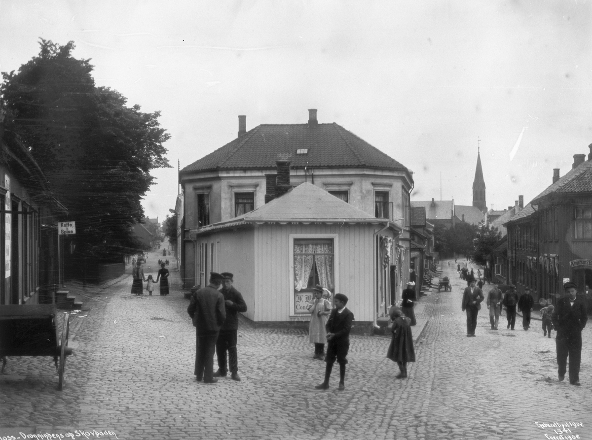 Anders Beer Wilse, Prot: Moss - Dronningens og Skoggaten 19. Oct. 1902