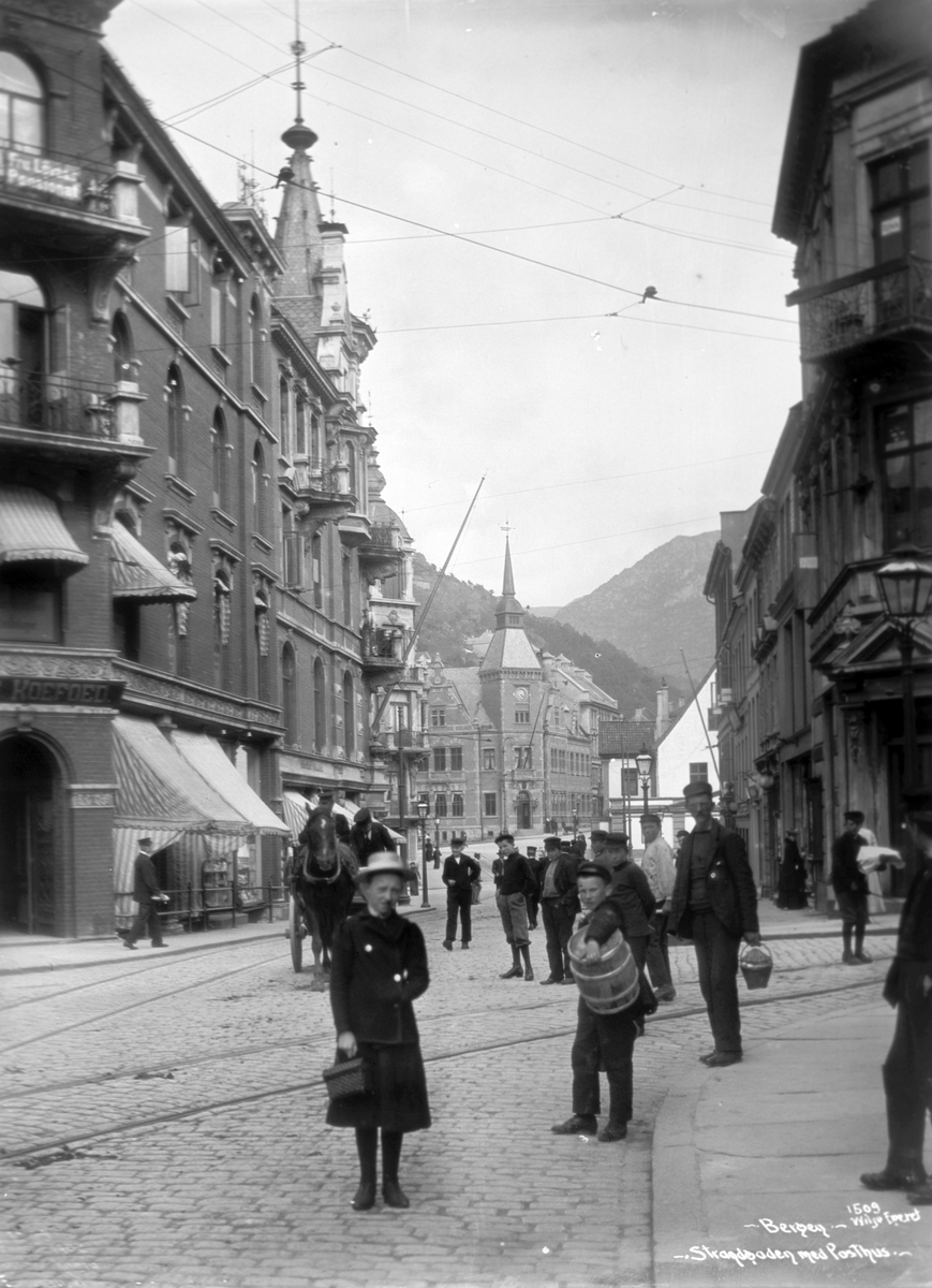 Anders Beer Wilse, Prot: Bergen - Strandgaten med Posthus i bakgrunn 13. Juli 1902