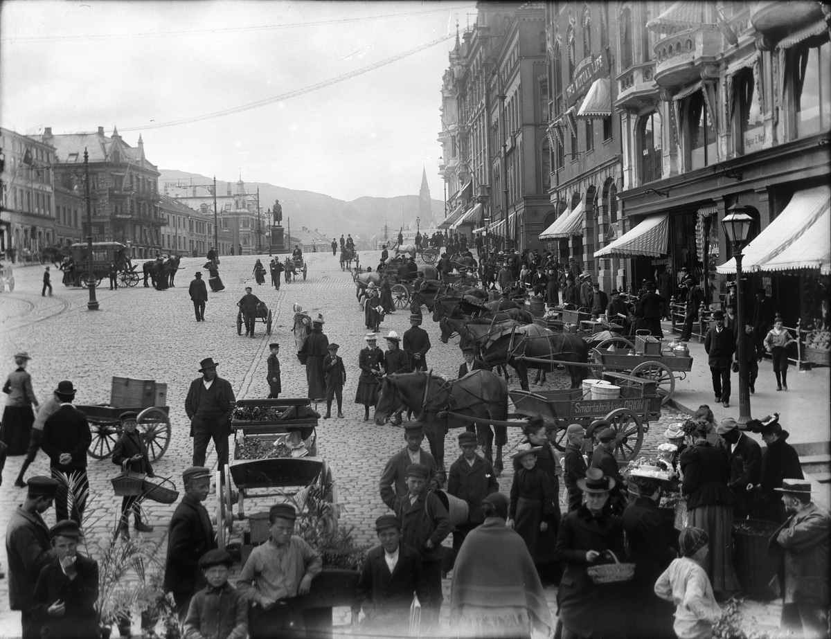 Anders Beer Wilse, Prot: Bergen - Torvet 12. Juli 1902