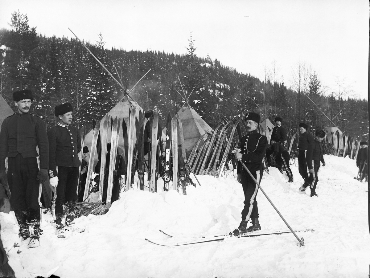Anders Beer Wilse, Prot: Gardens Vintermanøver Telt med Ski opstillet 22/2 1904