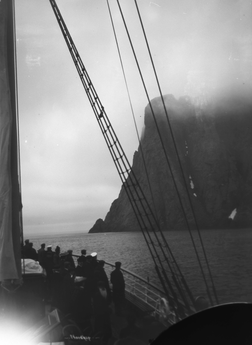 Anders Beer Wilse, Prot: Nordkap - Med Pasagerer på Bog taaket 25/6 1906