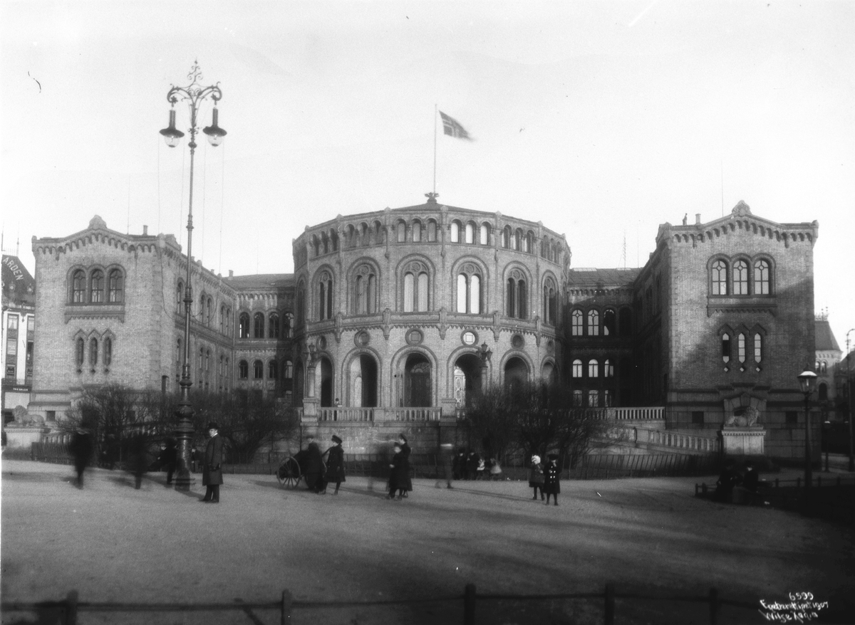 Anders Beer Wilse, Prot: Stortinget fra Eidsvolds plass 11/4 1907