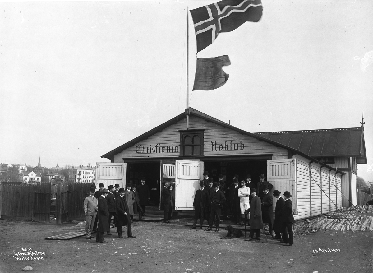 Anders Beer Wilse, Prot: Christiania Roklub Flagget heises