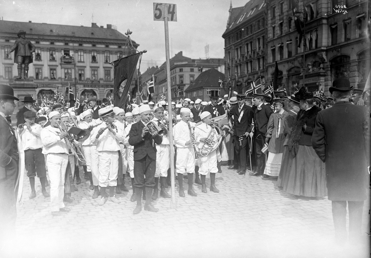 Anders Beer Wilse, Prot: 17de Mai paa Torvet