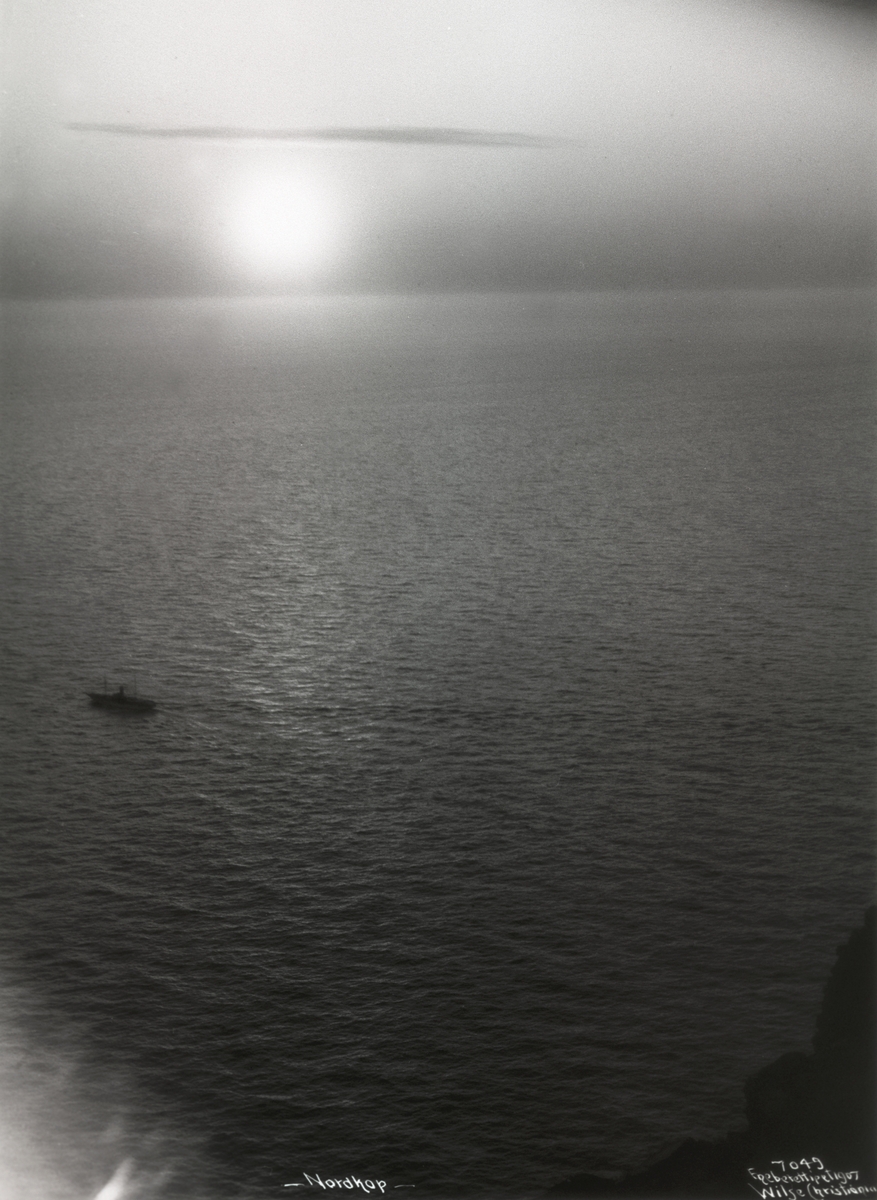 Anders Beer Wilse, Prot: Nordkap - Utsigt med Midnatsol 1907