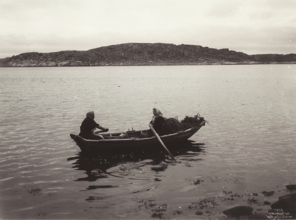 Anders Beer Wilse, Prot: Fiskerkoner roende i Pram 1907