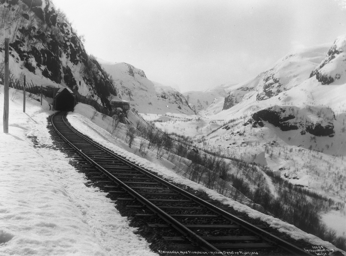 Anders Beer Wilse, Prot: Kleivedalen mot Slomdalen mellem Opset og Mjølfjeld, 14/4 1909