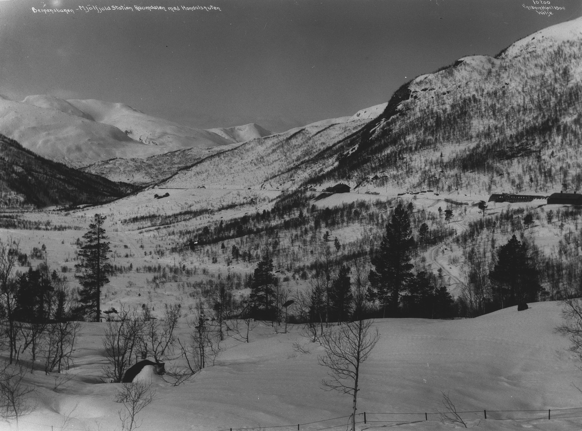 Anders Beer Wilse, Prot: Mjølfjeld Station med Hundalsnuten 14/4 1909