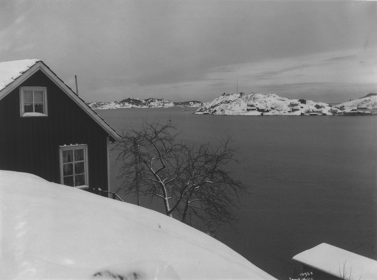 Anders Beer Wilse, Prot: Kragerø - Tallakshavnen fra Rørviksveien 5/12 1909