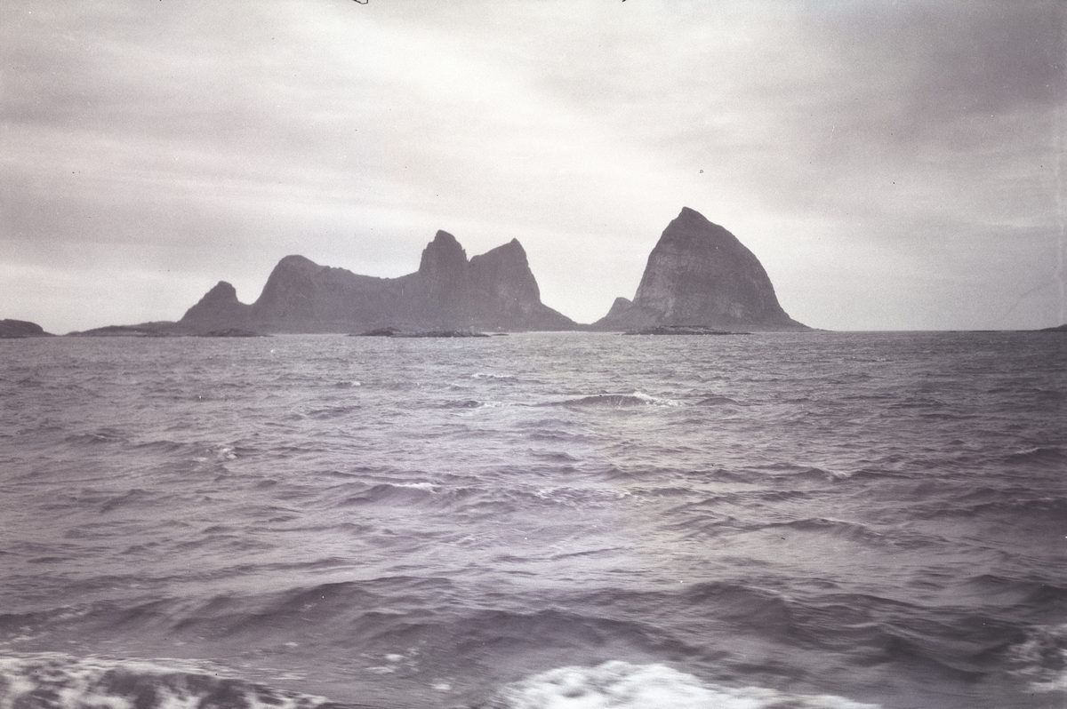 Anders Beer Wilse, Prot: Fiskeværet Træna, Helgeland