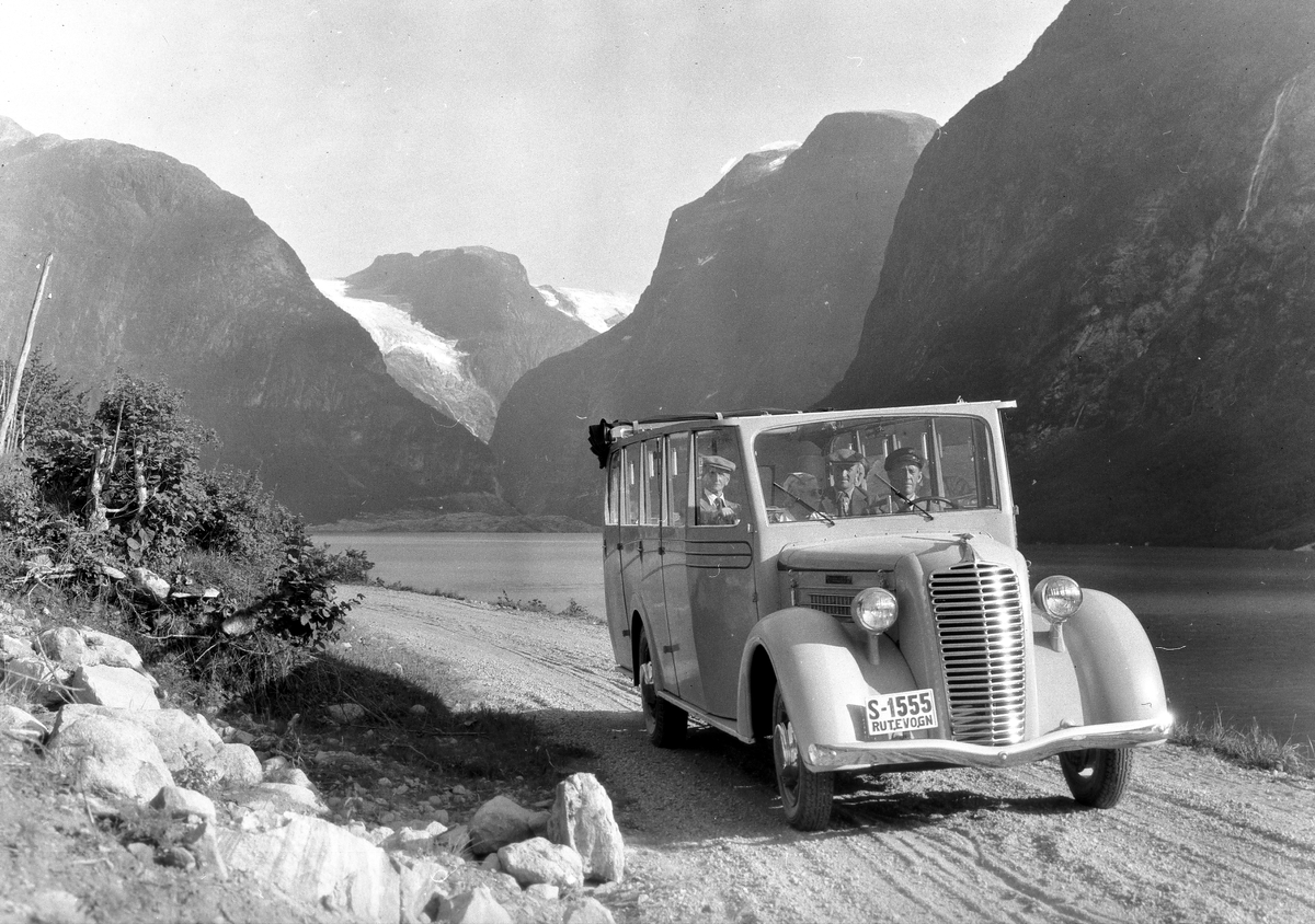 Anders Beer Wilse, Prot: Nordfjord, Loenvann Solskinsbuss