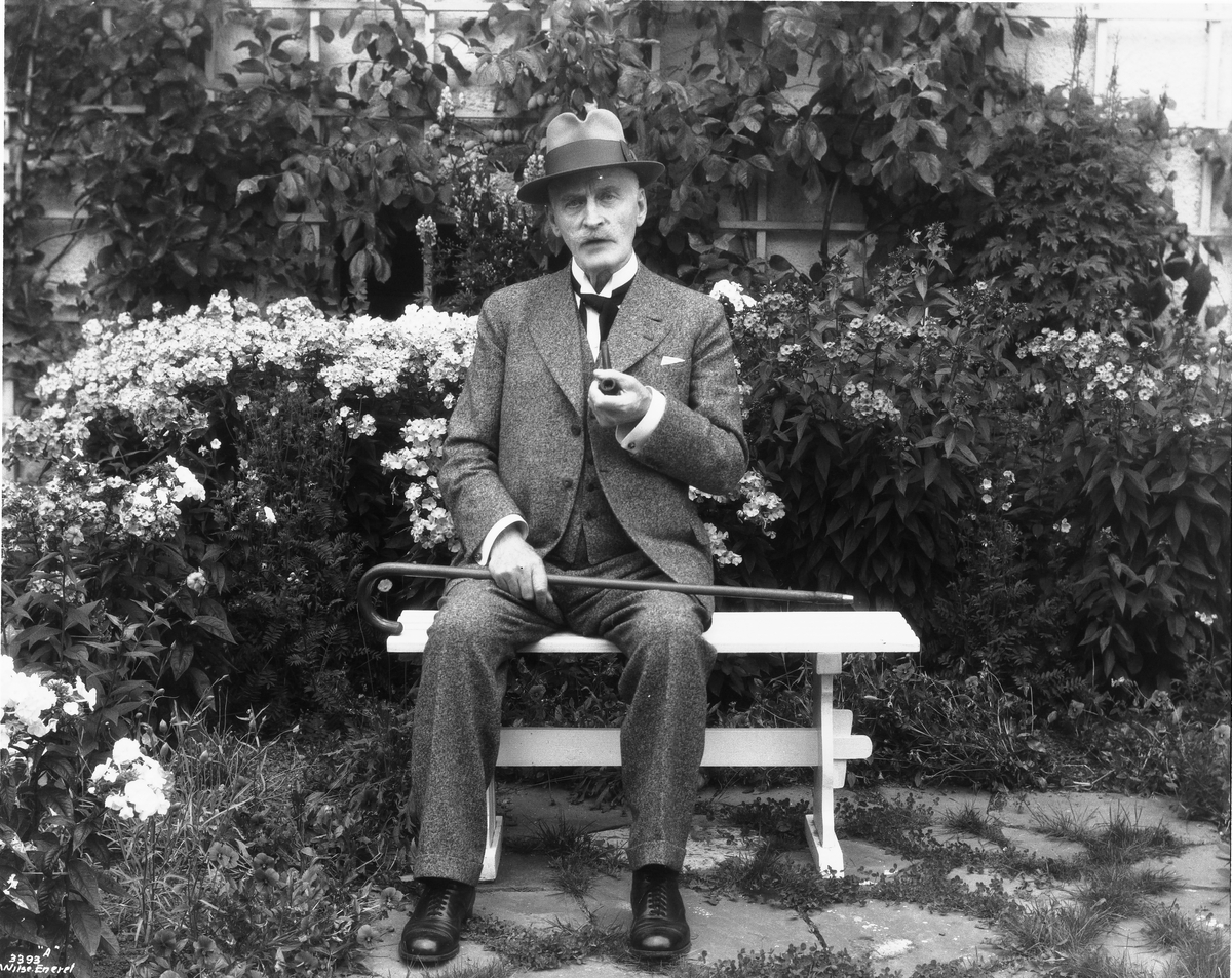 Anders Beer Wilse, Prot: Hamsun Knut paa benk 7/8