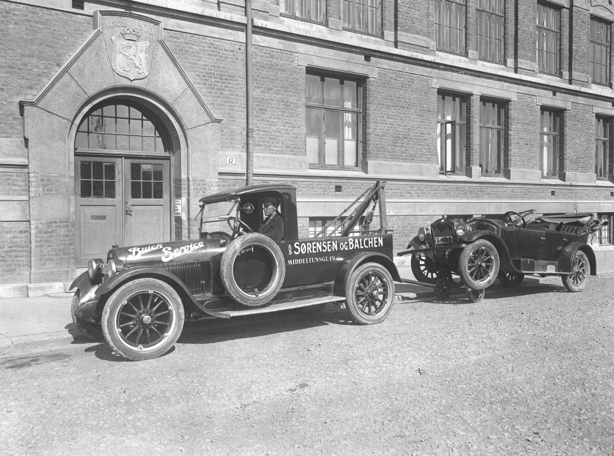 Anders Beer Wilse, Prot: Sörensen & Balchen Tekst på kranbil: Buick Service. Sørensen & Balchen A/S Middelthunsgt.19. Tekst på våpenskjold:Aktieselskabet Elektrisk Bureau Kristiania Norge 1882-1910.