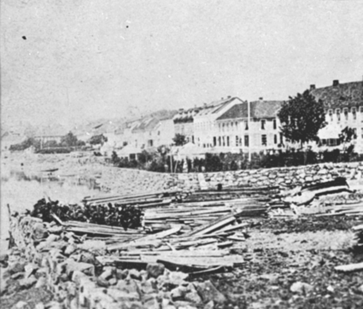 Anno Domkirkeodden, STRANDGATEHAGENE, STRANDGATA, STEINGJERDER
