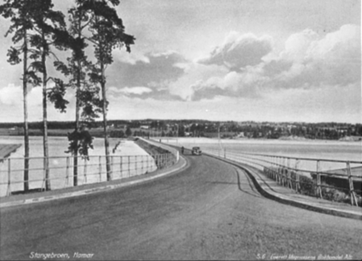 Anno Domkirkeodden, OVERSIKT STANGEBRUA, ÅKERSVIKA, MANN, BIL, BEKKELAGET