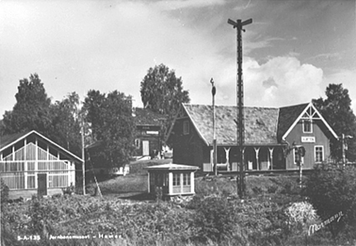 Anno Domkirkeodden, FRA JERNBANEMUSEET PÅ DISEN, KLØFTEN STASJONSBYGNING, BESTUM STASJONSBYGNING, TIL HØYRE PÅ FOTO LIGGER HUSET HVOR "ALF" OG "NR. 16" BL. A. STÅR