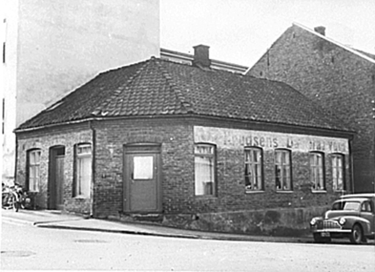 Anno Domkirkeodden, EKSTERIØR GRØNNEGATA 94, TATT FRA GRØNNEGATA/BEKKEGATA.
