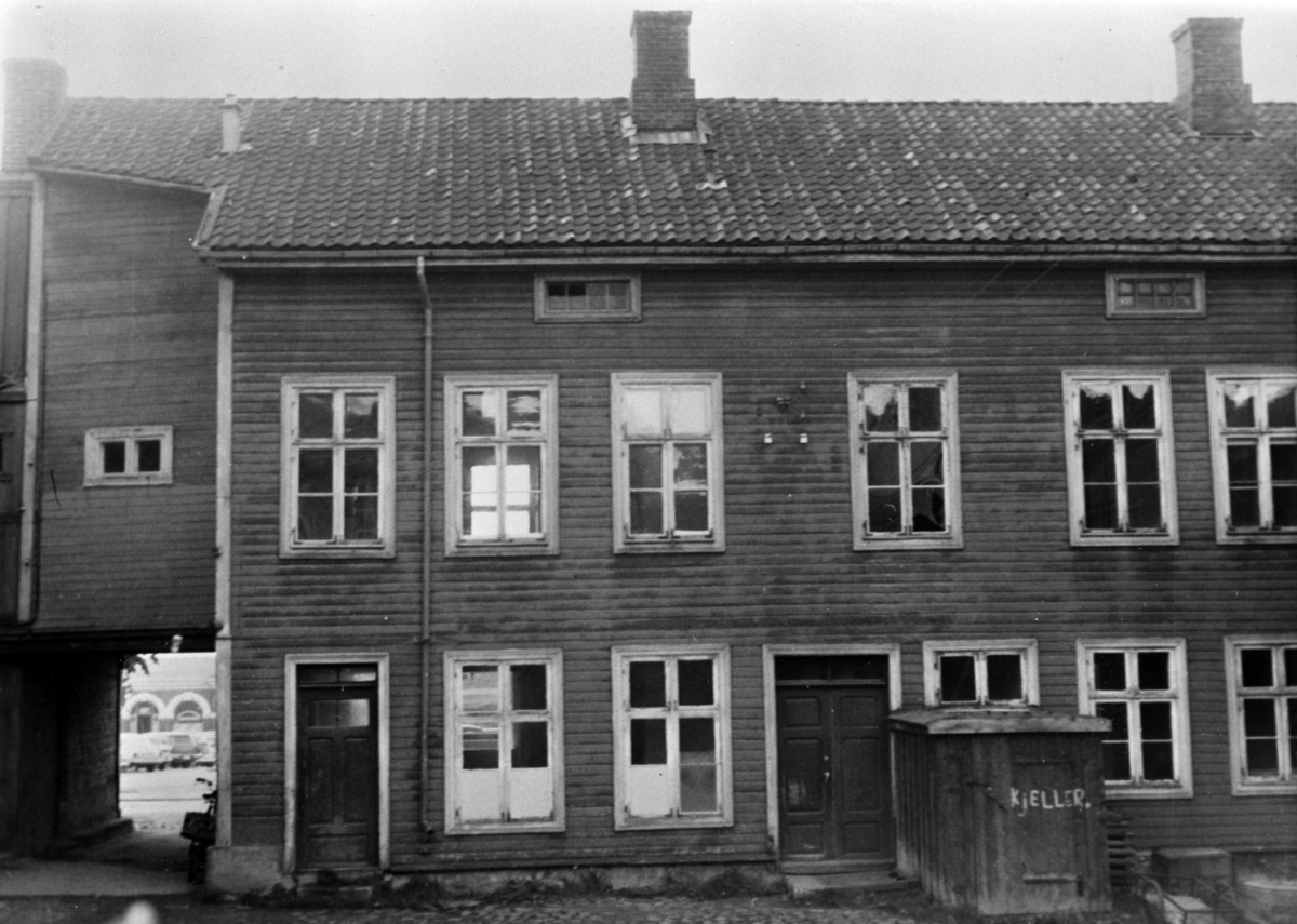 Anno Domkirkeodden, EKSTERIØR TORGGATA 91, JØNSRUDGÅRDEN, BAKGÅRDEN, KJELLERNEDGANG