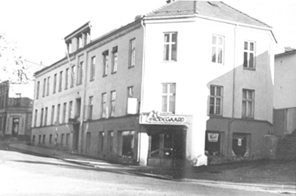 Anno Domkirkeodden, EKSTERIØR GRØNNEGATE 1, HAMAR POLITIKAMMER, ODD M. ØDEGAARD