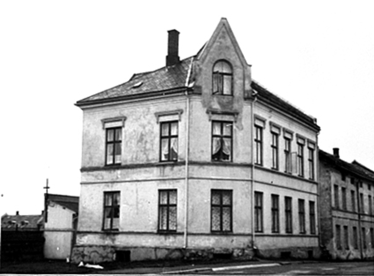 Anno Domkirkeodden, EKSTERIØR HÅKONSGATE 45