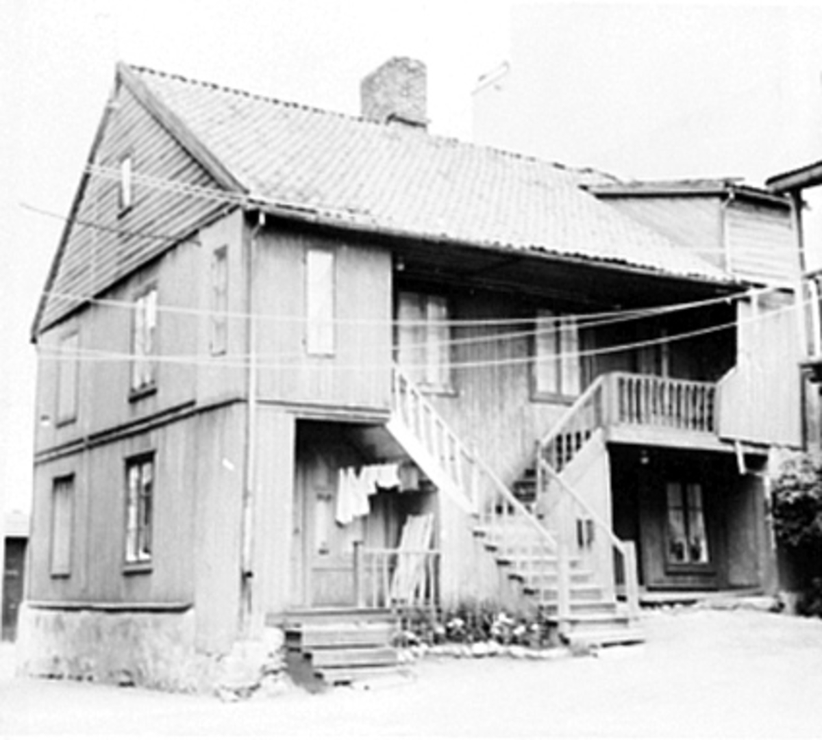Anno Domkirkeodden, EKSTERIØR BAKGÅRD, GRØNNEGATA 61, TRAPPER, KLESVASK.