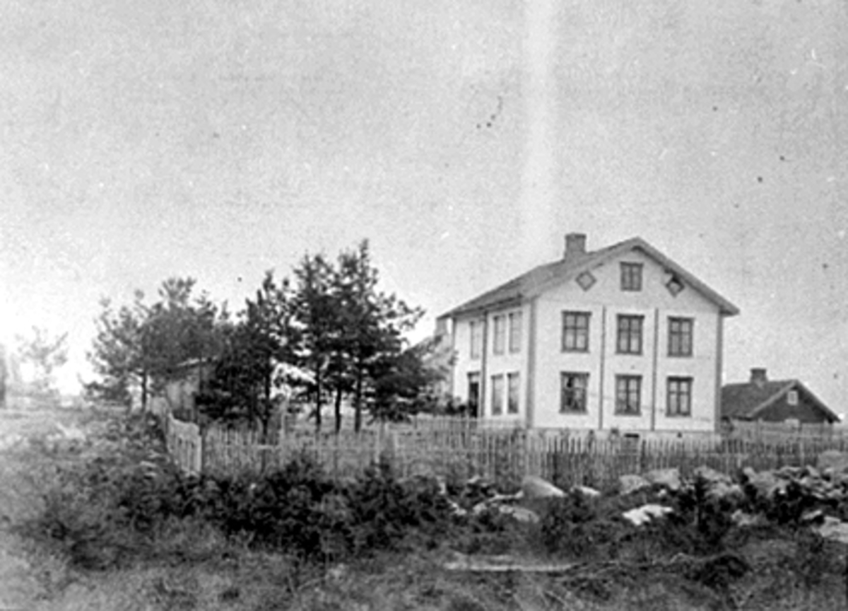 Anno Domkirkeodden, EKSTERIØR LØVBAKKEN, NYGATA 35