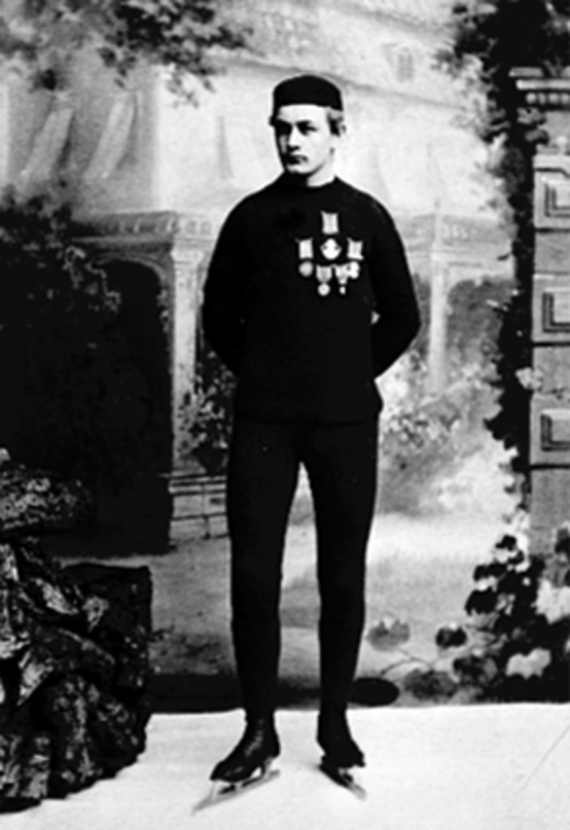 Anno Domkirkeodden, PORTRETT SKØYTELØPER OSCAR FREDRIKSEN MED MEDALJER, KRISTIANIA
