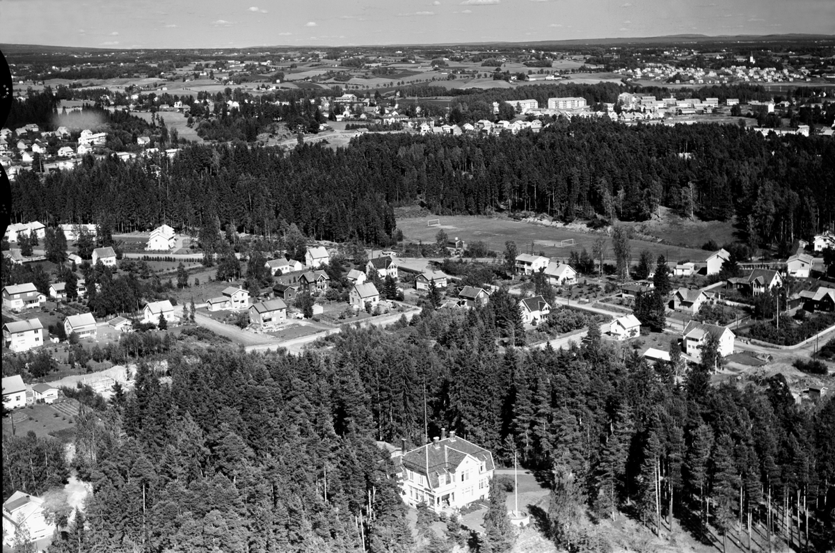 Widerøes Flyveselskap A/S, FLYFOTO OVERSIKT BONDESVEA, GREVELØKKA, ALUVEGEN, ANKERSKOGEN