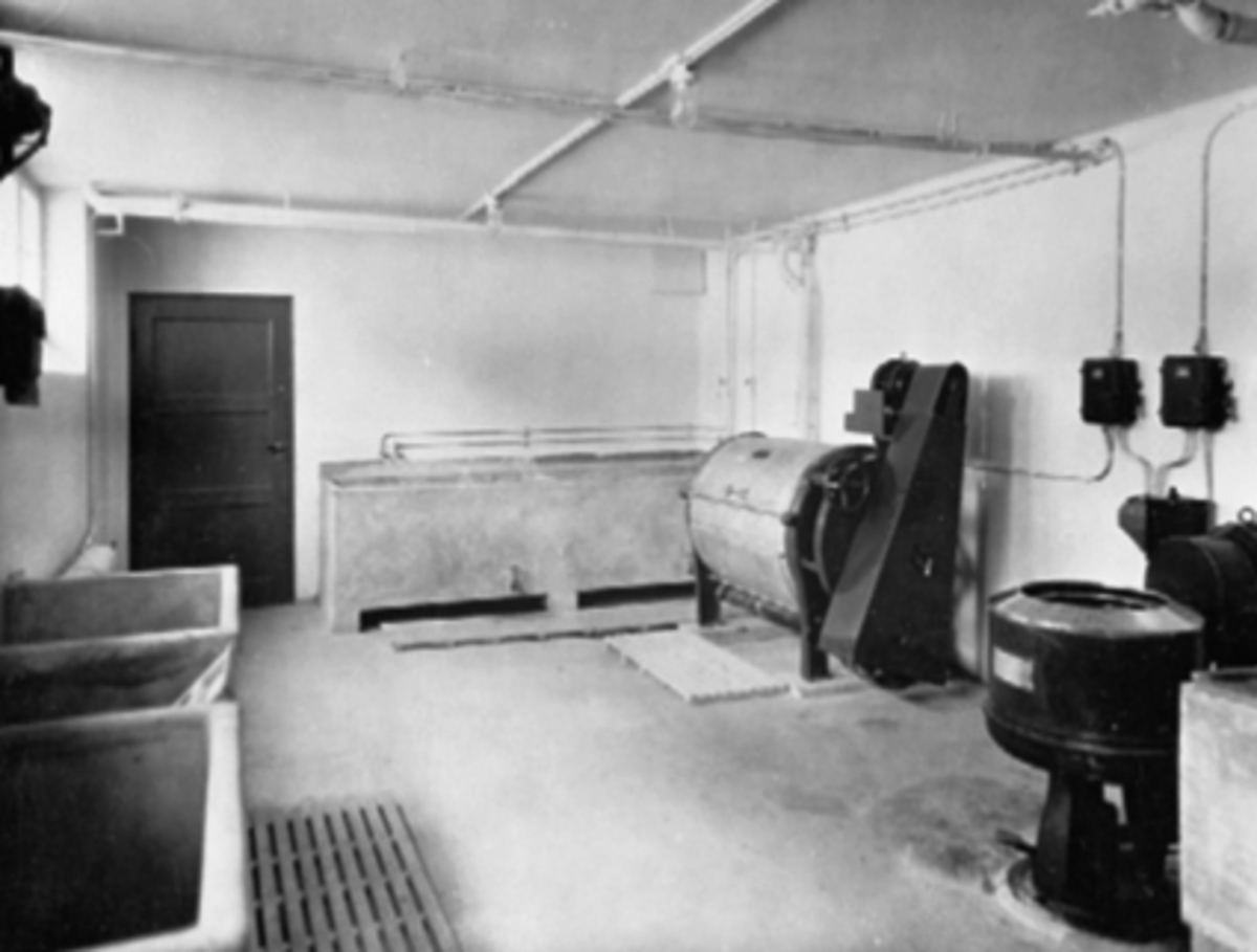 Anno Domkirkeodden, INTERIØR, VASKERIET, VASKEMASKIN, BLØTEKUMMER, HAMAR SJUKEHUSSlik så det ut etter utbygging og modernisering i 1934.