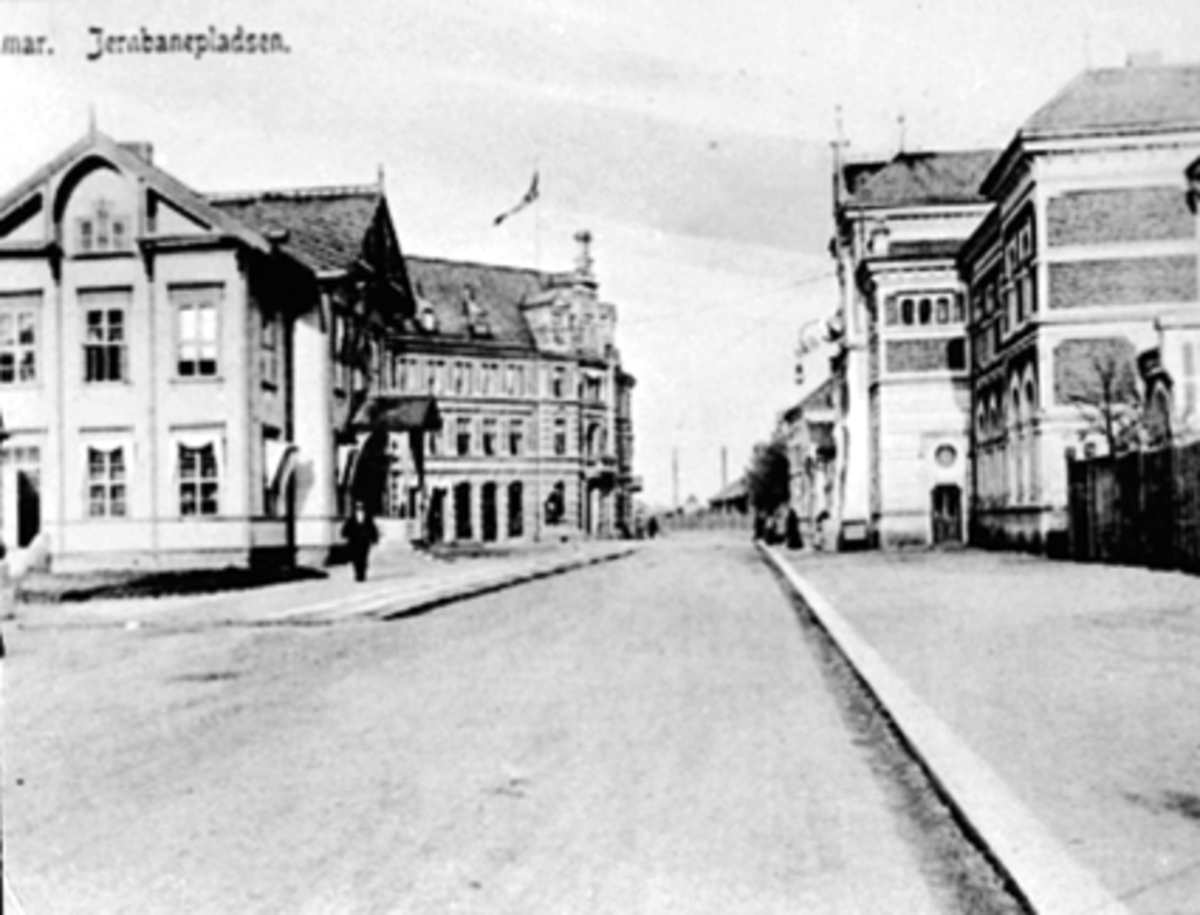 Anno Domkirkeodden, JERNBANEPLASSEN, ANDRE STASJON, TREDJE STASJON