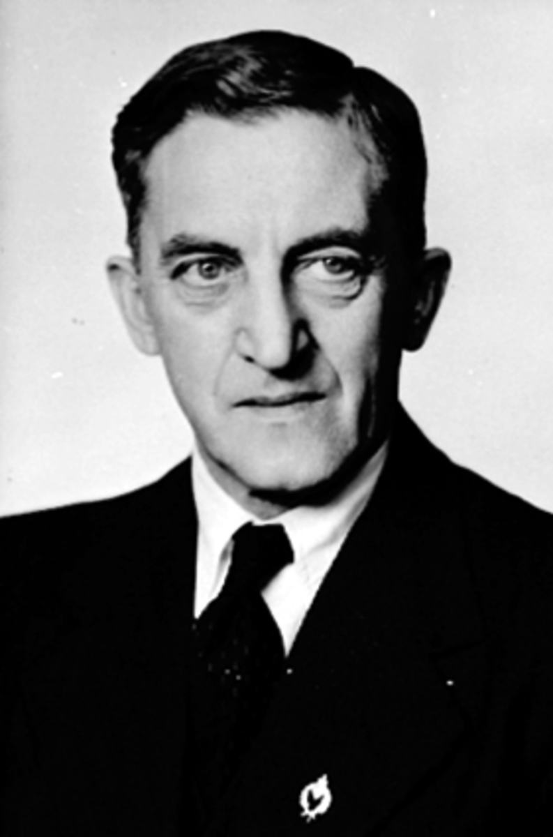 Anno Domkirkeodden, PORTRETT, H. I. L. TURNGRUPPA, FORMANN AKSEL HVAL